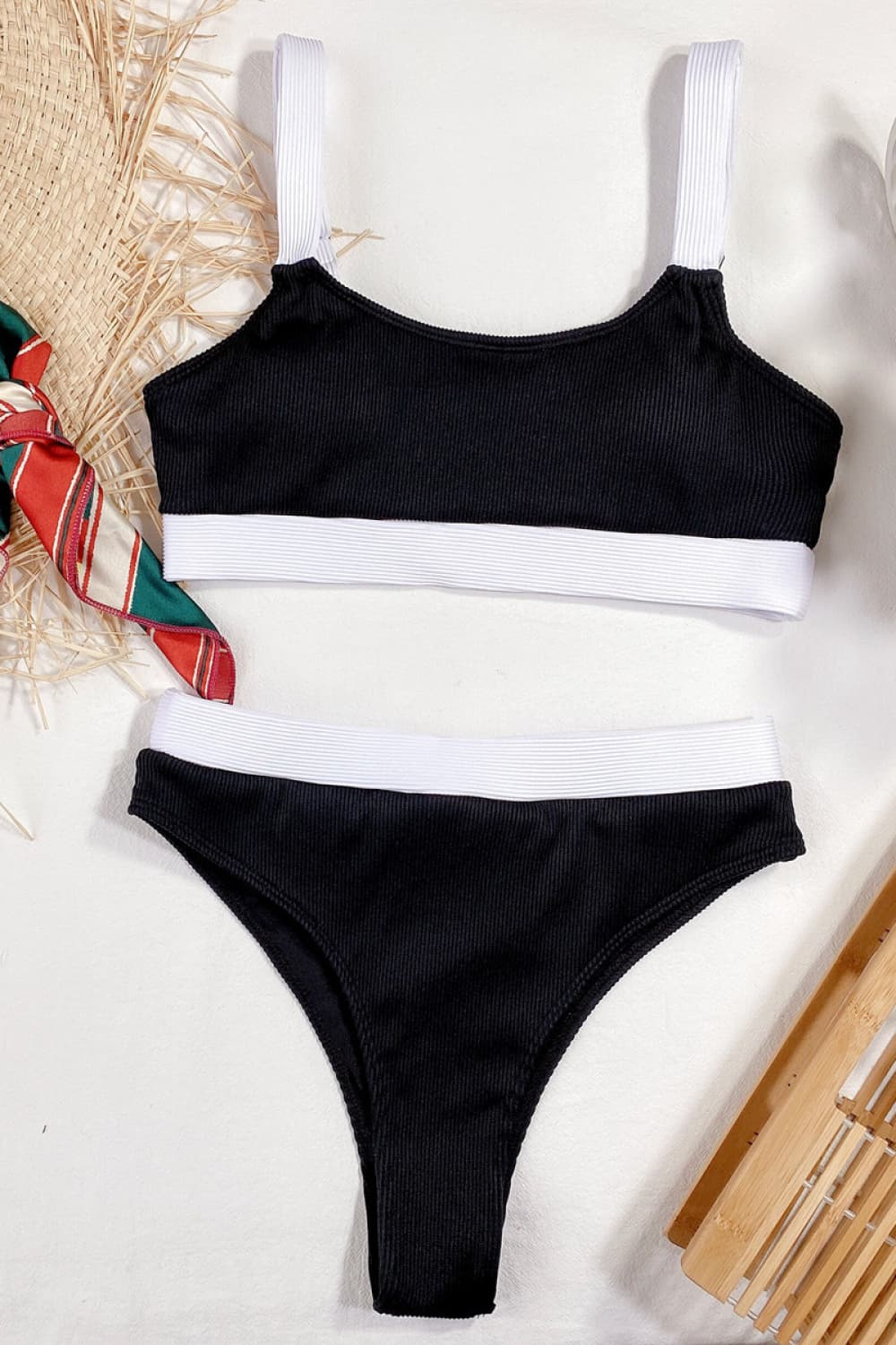 Color Block Scoop Neck Bikini Set black and white