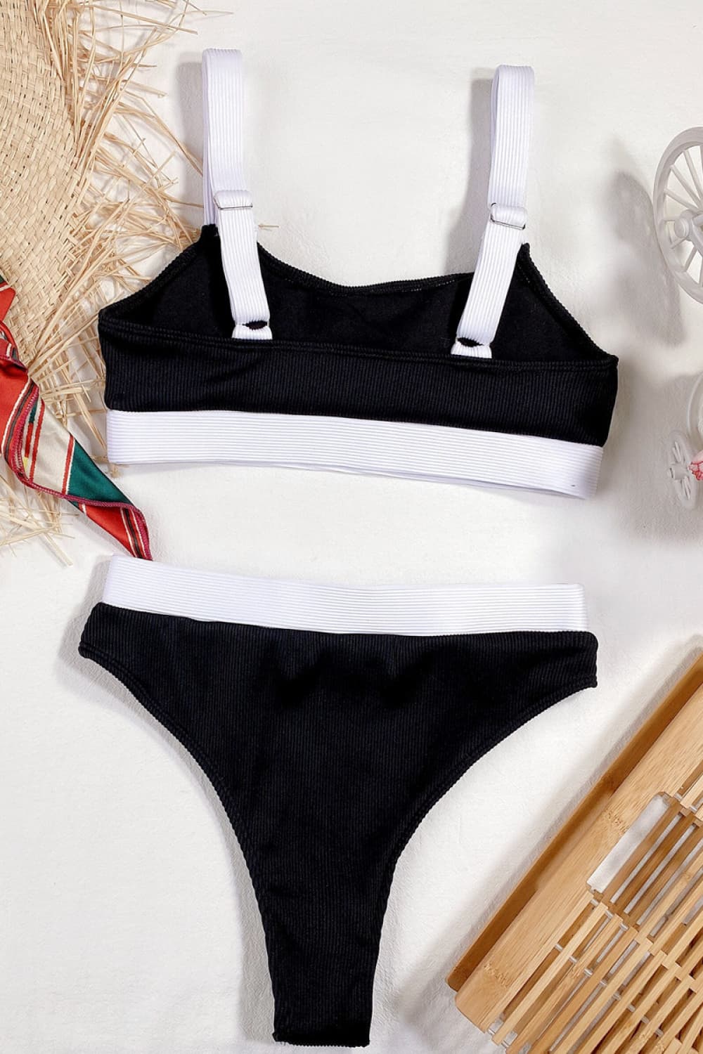 Color Block Scoop Neck Bikini Set black and white