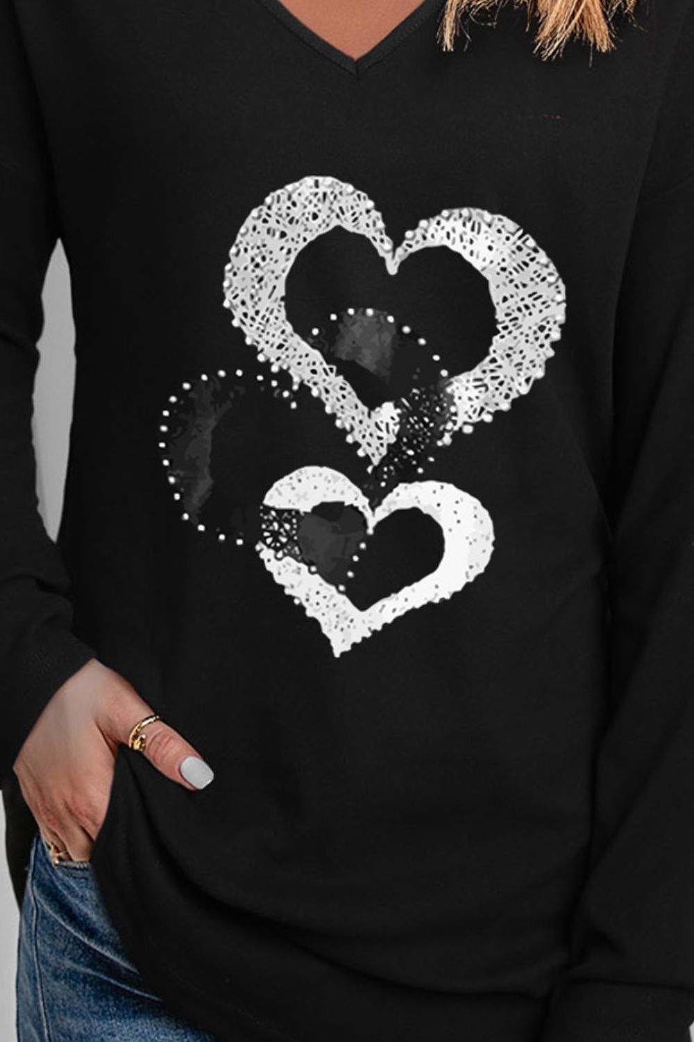 Heart Contrast V-Neck Long Sleeve Tee